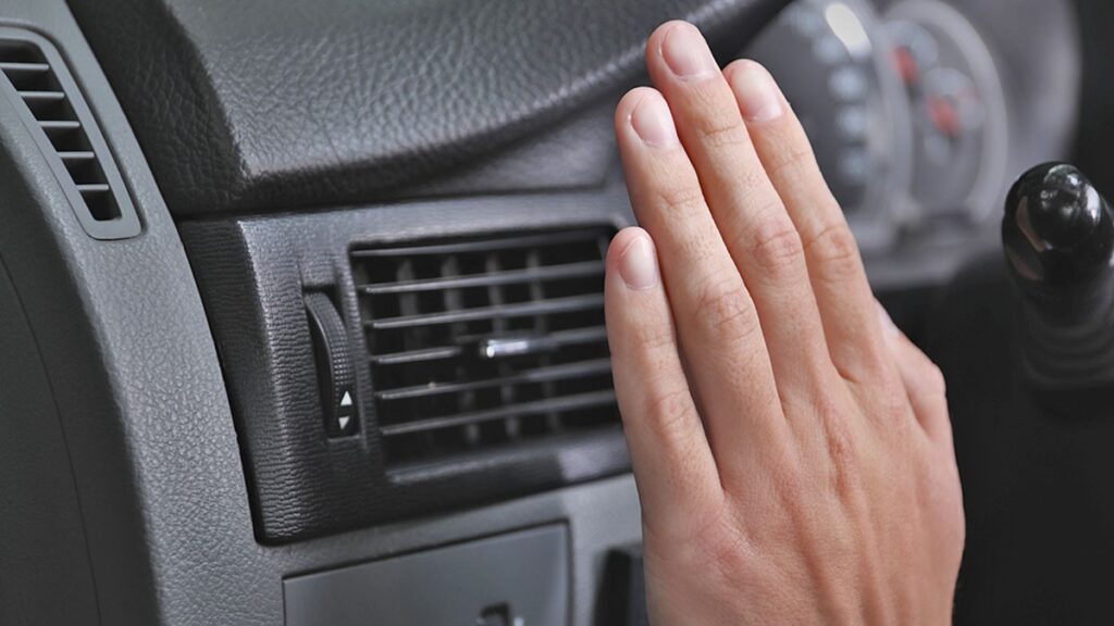 Penyebab AC Mobil Tidak Dingin
