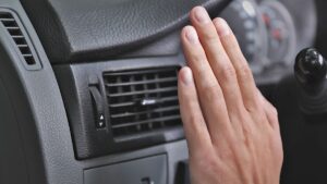 Penyebab AC Mobil Tidak Dingin